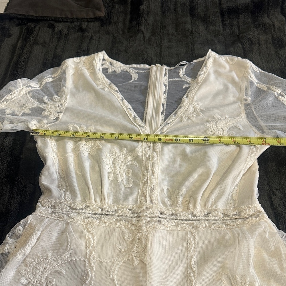 Zara Trafaluc dainty shorts & top jumper with lace & embroidery zipper in back - Picture 4 of 8